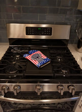 Load image into Gallery viewer, American Flag and Weimaraner Oven Mitt