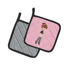 Load image into Gallery viewer, Ballerina Brunette Releve Pair of Pot Holders