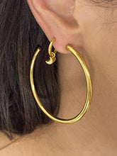 Load image into Gallery viewer, Smiley Face 2&quot; Earrings