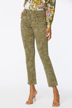Load image into Gallery viewer, Sheri Slim Ankle Jeans - Silhouette Vines