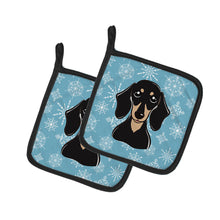 Load image into Gallery viewer, Snowflake Smooth Black and Tan Dachshund Pair of Pot Holders