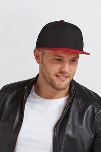 6 Panel Snapback Cap (Black/Red)