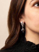 Load image into Gallery viewer, Nyx Earrings