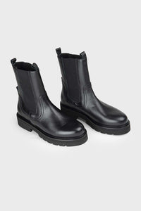 Jonna Grained Leather Boots Black