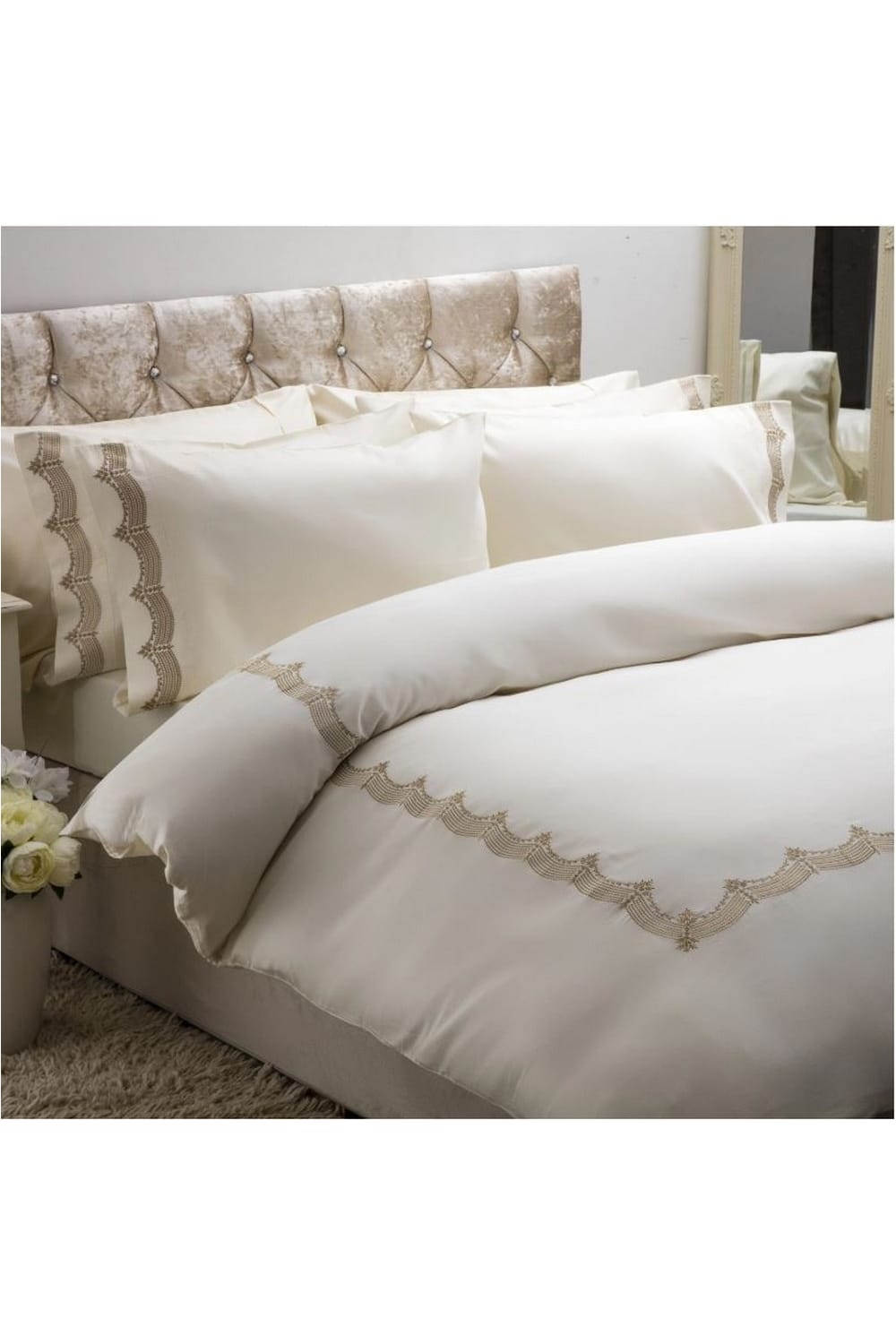 Belledorm Annaya Duvet Set (Gold) (Queen) (UK - Kingsize)