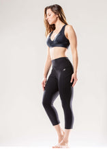 Load image into Gallery viewer, Jolie High-Waisted Capri Leggings with Hip Pockets