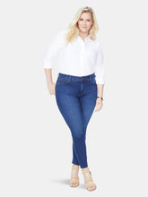 Load image into Gallery viewer, Ami Skinny Jeans In Plus Size - Cooper