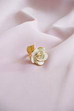 Load image into Gallery viewer, Golden White Cloud Rose Cocktail Ring