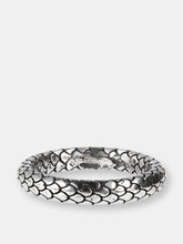 Load image into Gallery viewer, Band Texture Mermaid Ring