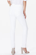 Load image into Gallery viewer, Marilyn Straight Jeans In Petite - Optic White
