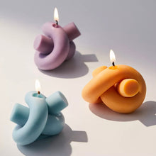 Load image into Gallery viewer, Knot Shaped Soy &amp; BeesWax Candle │ Kawaii Candle