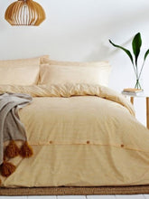 Load image into Gallery viewer, The Linen Yard Holbury Duvet and Pillowcase Set (Ochre) (Twin) (UK - Single)
