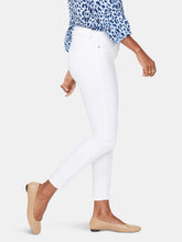 Load image into Gallery viewer, Ami Skinny Ankle Jeans - Optic White