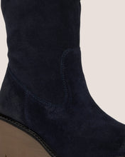 Load image into Gallery viewer, Vintage Foundry Co. Women&#39;s Arabella Tall Boot