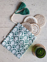 Load image into Gallery viewer, Natural Coaster Gift Set with Green pouch