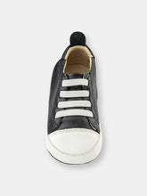 Load image into Gallery viewer, Black/White Eazy Tread Shoes
