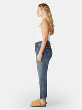Load image into Gallery viewer, CDG Plus Size Vintage High Rise Straight - Kingcaid