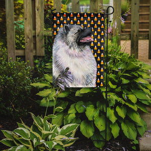 11 x 15 1/2 in. Polyester Keeshond Candy Corn Halloween Portrait Garden Flag 2-Sided 2-Ply