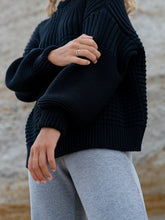 Load image into Gallery viewer, Delčia Sweater