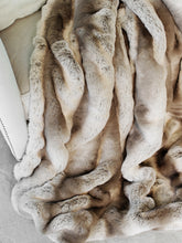 Load image into Gallery viewer, Couture Collection Champagne Mink Faux Fur Throws Blanket