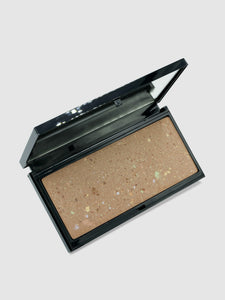 Couture Finish Bronzer Deluxe Compact