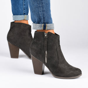 Journee Collection Women's Link Bootie