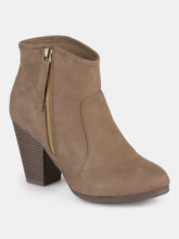 Load image into Gallery viewer, Journee Collection Women&#39;s Link Bootie