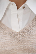 Load image into Gallery viewer, Nagano - Wool V-Neck Sweater