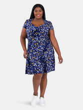 Load image into Gallery viewer, Sweetheart Flutter Sleeve Dress in Woodberry (Curve)