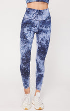 Load image into Gallery viewer, Essential Marble Dye Leggings 26&quot; - Marble Blue