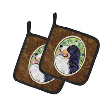 Load image into Gallery viewer, Bernese Mountain Dog Pair of Pot Holders