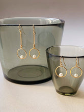 Load image into Gallery viewer, Pearl Pendulum Earrings