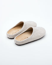 Load image into Gallery viewer, Women&#39;s Nebraska Wool Clogs