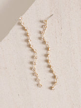 Load image into Gallery viewer, Elizabeth Linear Earrings