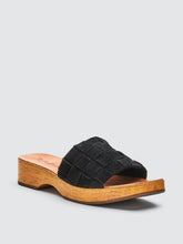 Load image into Gallery viewer, Hamptons Suede Sandal