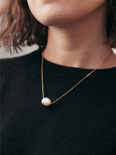 Load image into Gallery viewer, Baroque Pearl Necklace in Gold