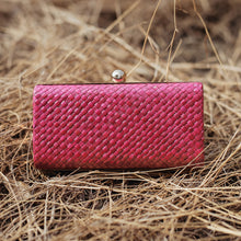 Load image into Gallery viewer, Kotta Bunga Handwoven Straw Clutch