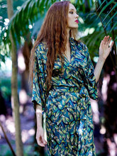 Load image into Gallery viewer, Bloomsbury Silk Kimono Robe
