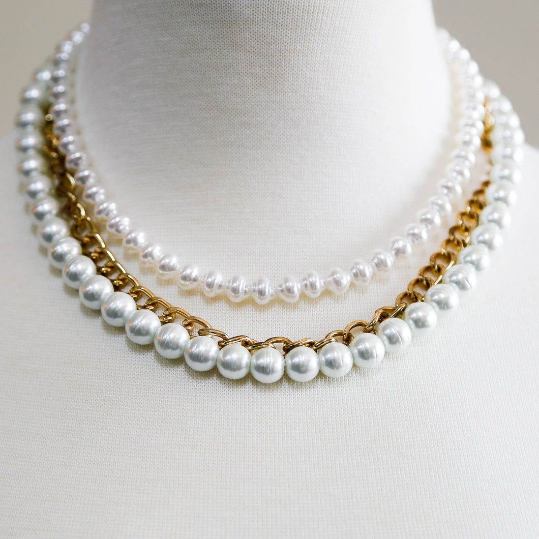 Gold Necklace With White Pearls
