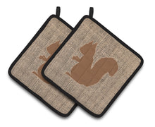 Load image into Gallery viewer, Squirrel Burlap and Brown BB1119 Pair of Pot Holders