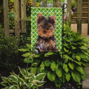 11 x 15 1/2 in. Polyester St. Patrick's Day Shamrock Yorkie Puppy / Yorkshire Terrier Garden Flag 2-Sided 2-Ply