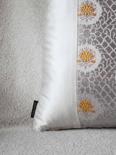 Load image into Gallery viewer, Farah Pillow Cover