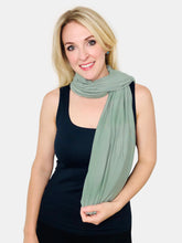 Load image into Gallery viewer, Grand Green Magnetic Closure Scarf