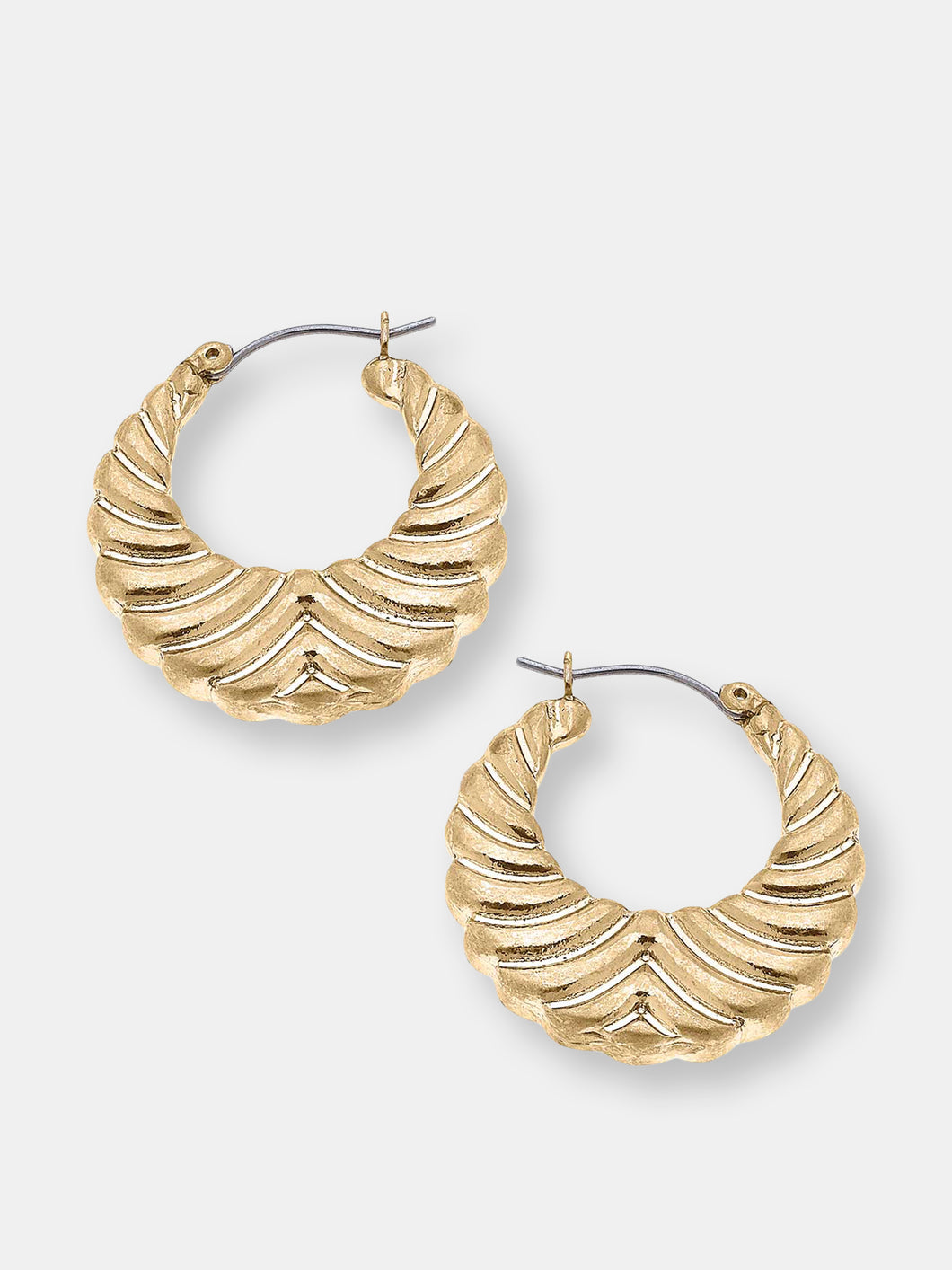 Goldie Scalloped Hoop Earrings in Worn Gold