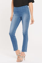 Load image into Gallery viewer, Skinny Ankle Pull-On Jeans - Clean Horizon