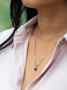 Garnet Pendant Necklace 14 Karat White Gold Heart 1.31 Carats