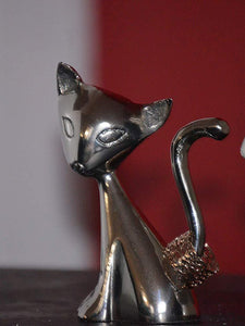 Vibhsa Cat Ring Holder (Silver)