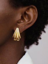 Load image into Gallery viewer, Mary Earrings