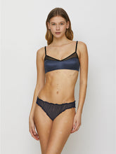 Load image into Gallery viewer, Underwire Bra in Satin And Tulle