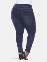 Load image into Gallery viewer, Plus Size Super Stretch Denim with Cheetah Pannel